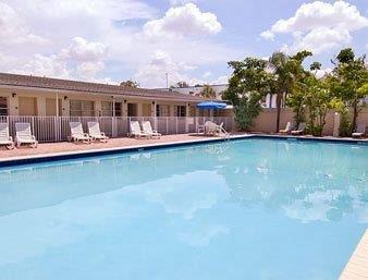 days inn miami airport north